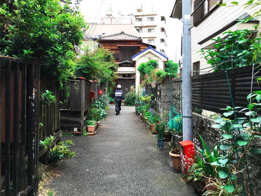 Tokyo: Personalized Private 6-Hour Tour - Tsukiji Outer Market, the best place to build in appetite
