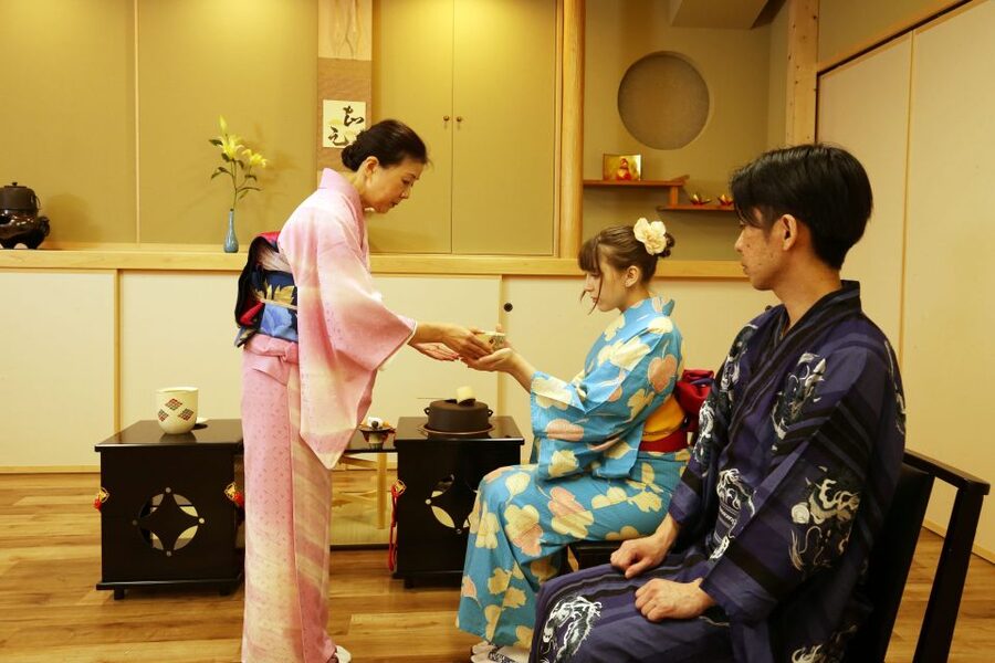 Tokyo: Practicing Zen with a Japanese Tea Ceremony - Zen, architecture, and the meaning of calm