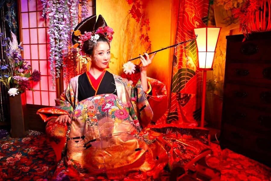 Tokyo: Private Makeover Photography Studio in Luxury Kimono - Hair and makeup with Yoko, Momoko, and the studio team