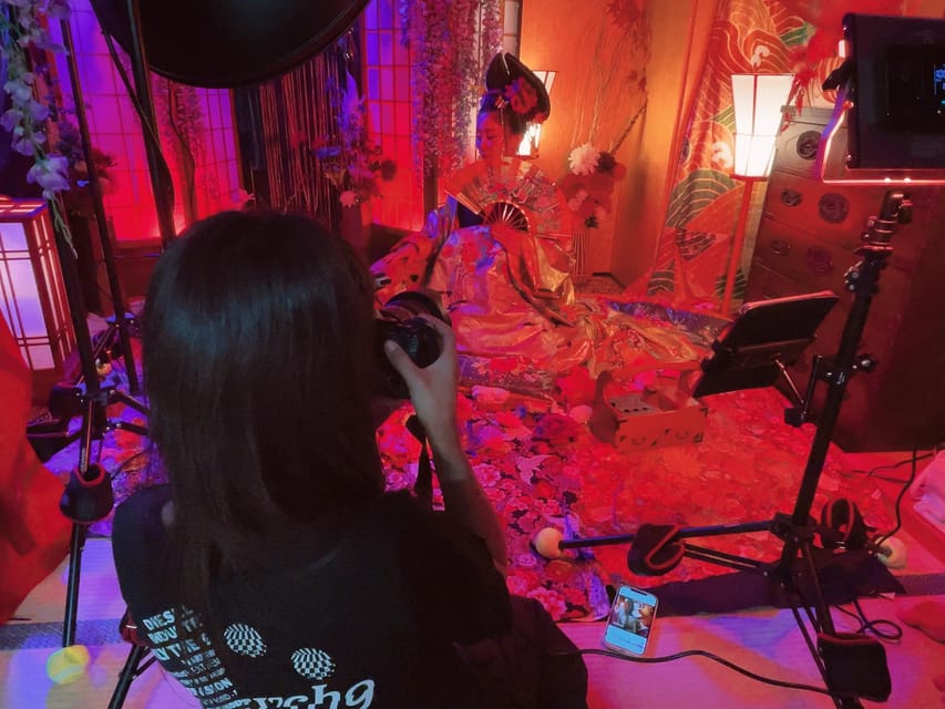 Tokyo: Private Makeover Photography Studio in Luxury Kimono - A private studio instead of a crowded rental shop