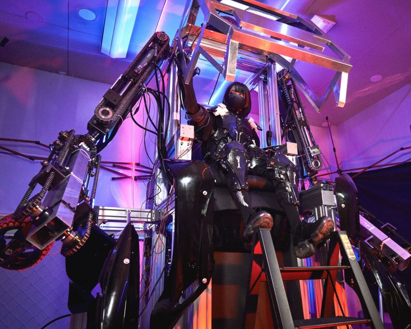 Tokyo: Robot Piloting Attraction Ticket - The VR games get you ready for action