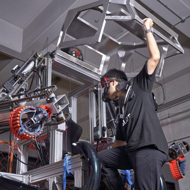 Tokyo: Robot Piloting Attraction Ticket - Coding a mini robot