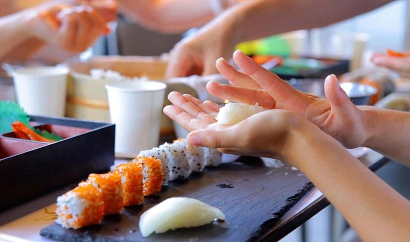 Tokyo: Roll and Authentic Sushi Making Class in Asakusa - Shaping authentic Japanese nigiri