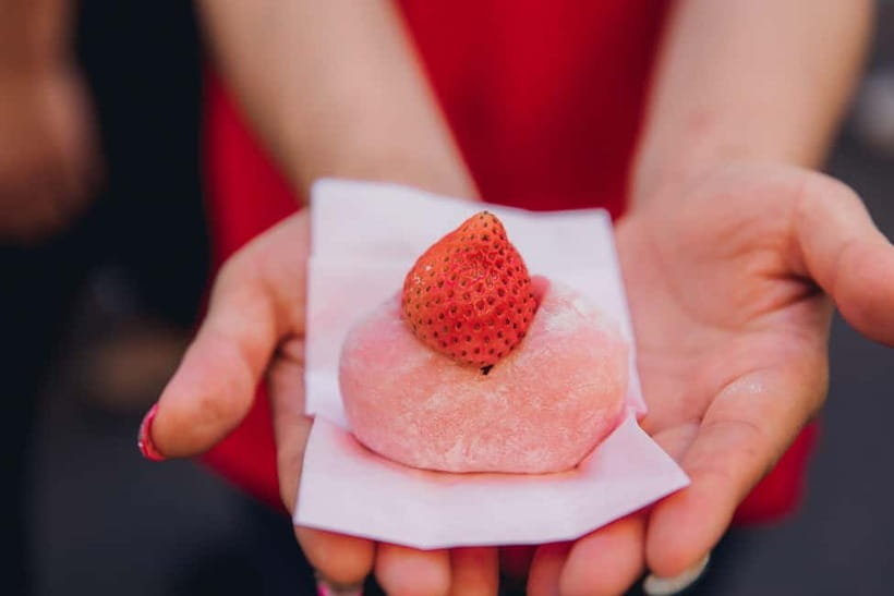 Tokyo’s Kitchen: Tsukiji Market Food & Culture Walk - Kabuki Inari Shrine and the first cultural clues