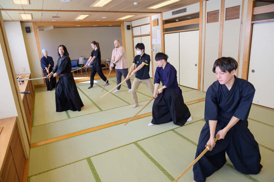 Tokyo: Samurai Adventure! Authentic Sword Experience - Starting with history, warm-ups, and basic posture