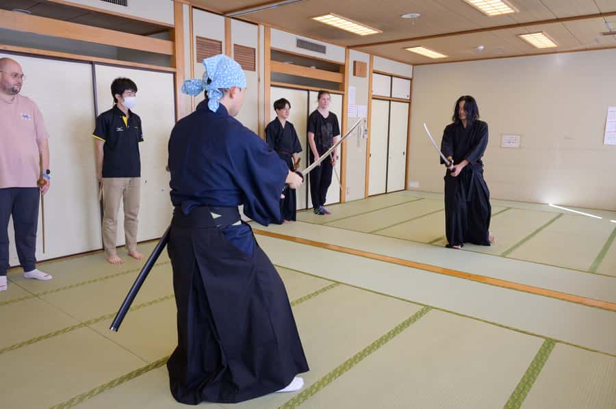 Tokyo: Samurai Adventure! Authentic Sword Experience - Public or private course: which one fits you?