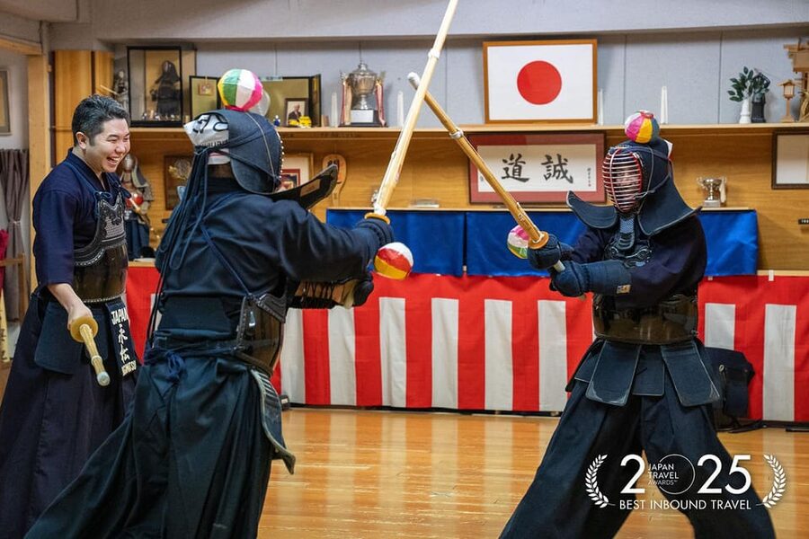 Tokyo: Samurai Kendo Practice Experience - Entering the Seidokan Dojo Near Uguisudani
