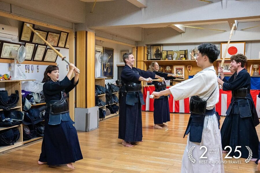 Tokyo: Samurai Kendo Practice Experience - Wearing the Kendo Armor