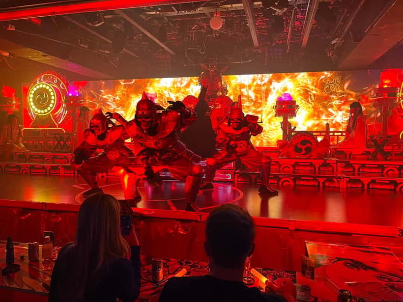 Tokyo: Samurai Restaurant Show Ticket with 2 Drinks - The final acts and the Kabuki-style finish