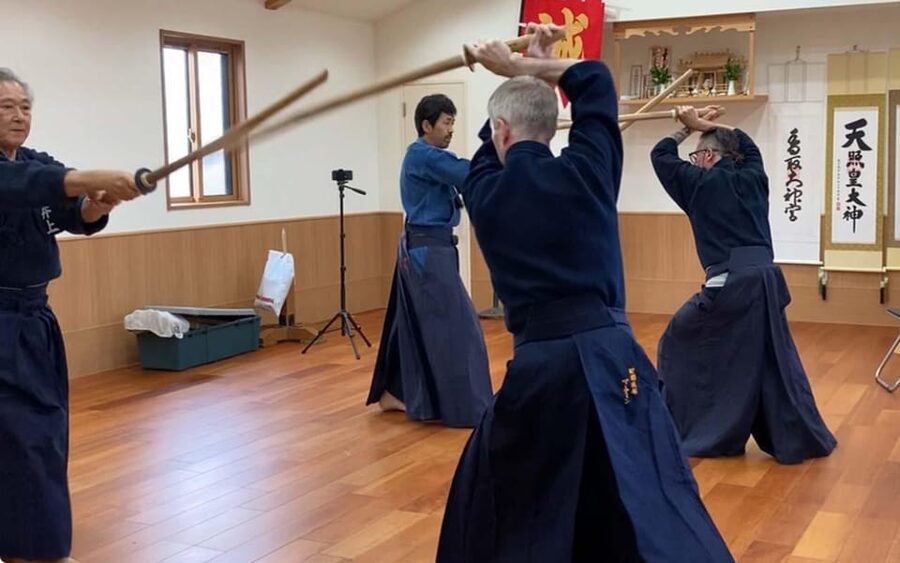 Tokyo: Samurai Sword Academy in the Hometown of Last Samurai - Meeting Masao Inoue and the dojo instructors