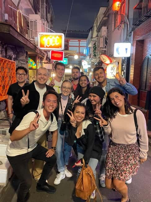 Tokyo: Shinjuku Bar and Izakaya Hopping Tour - A three-hour route built around local stops