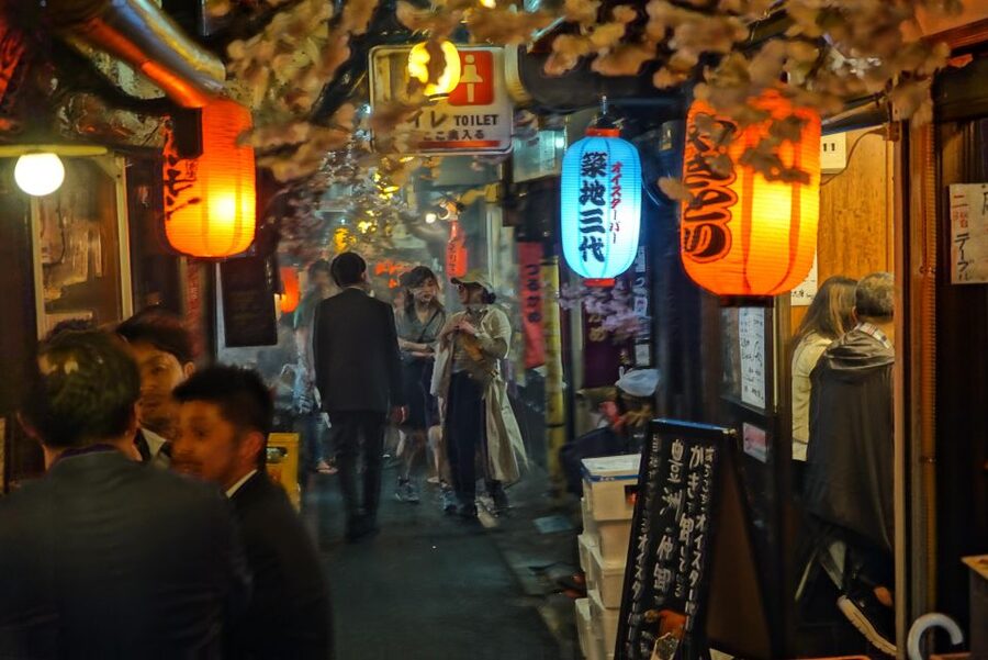 Tokyo: Shinjuku Bar Hopping with All-You-Can-Drink & Dinner - Starting Near Shinjuku Station’s West Exit