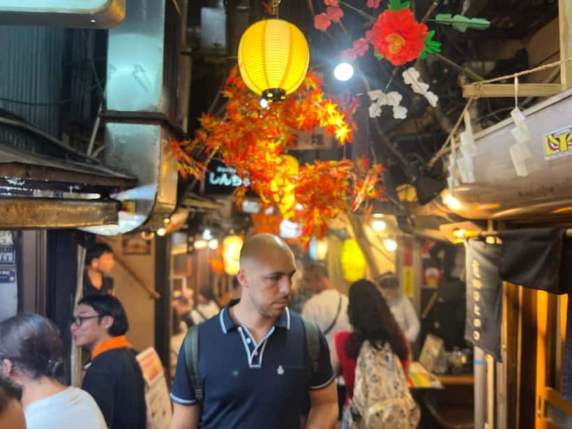 Tokyo: Shinjuku Food Tour (15 Dishes and 4 Eateries) - Meeting near Shinjuku Station without getting lost
