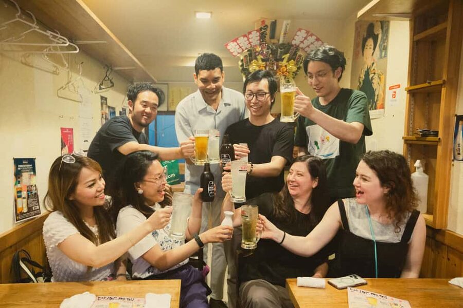 Tokyo: Shinjuku Izakaya and Golden Gai Bar Hopping Tour (2h) - Starting at Tajimaya Coffee
