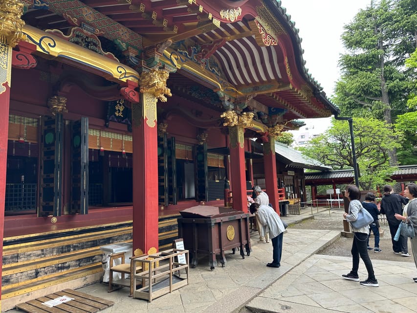 Tokyo:Stroll in Old traditional culture towns~Yanaka & Nezu - Guide Sui and the small-group format