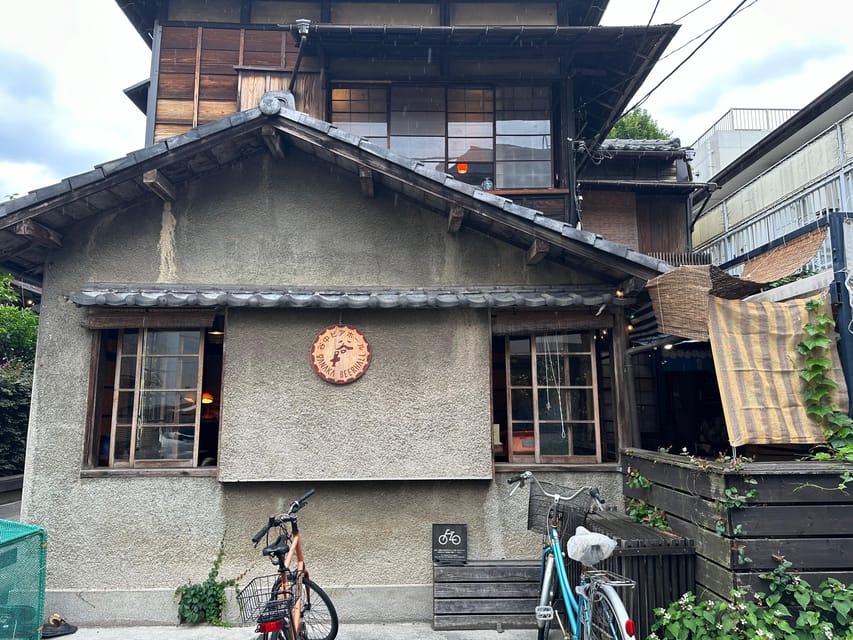 Tokyo:Stroll in Old traditional culture towns~Yanaka & Nezu - Nezu Shrine and the red torii path
