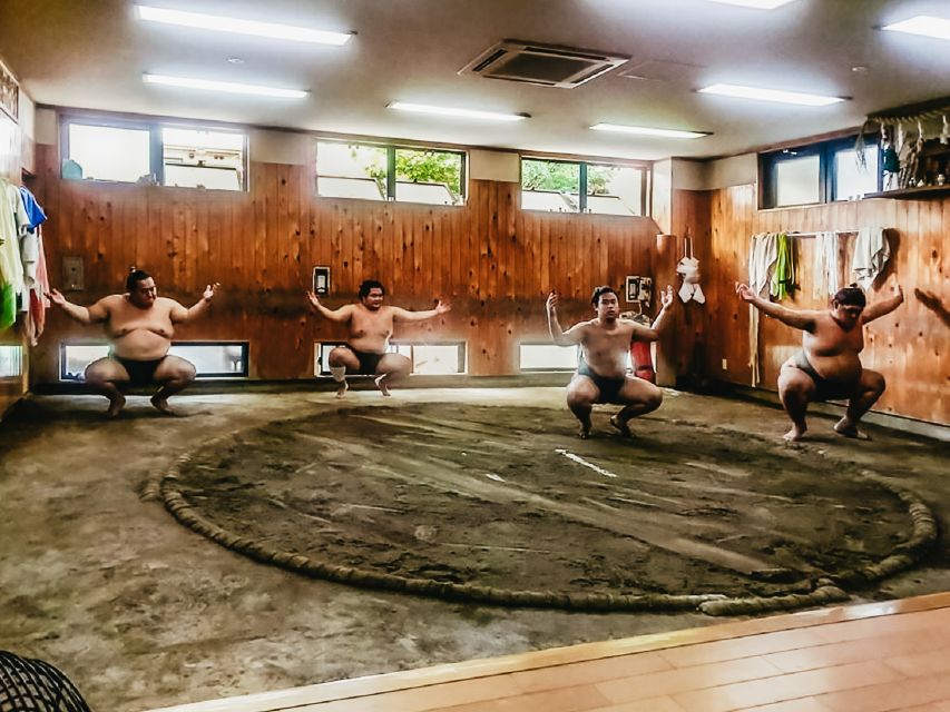 Tokyo: Sumo Morning Training Visit - The group picture at the end