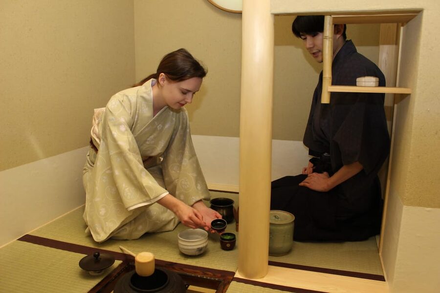 Tokyo: Tea Ceremony in Shibuya Tokyo - A quiet tea lesson in the middle of Shibuya