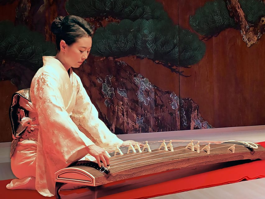Tokyo: Traditional Japanese Performing Arts Show and Dinner - A theatrical restaurant under Fukutoku Shrine
