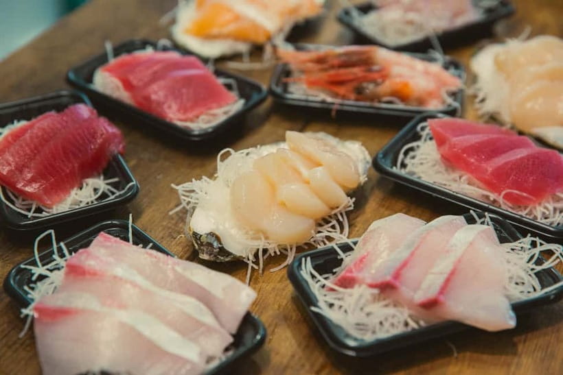 Tokyo: Tsukiji Fish Market Culture Tour with Sashimi Tasting - Meeting at Hongwan-ji Temple or Bon Marche