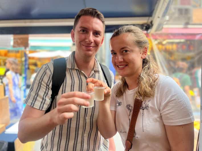 Tokyo: Tsukiji Fish Market Guided Walking Tour - Tsukiji Hongan-ji: an unexpected first stop