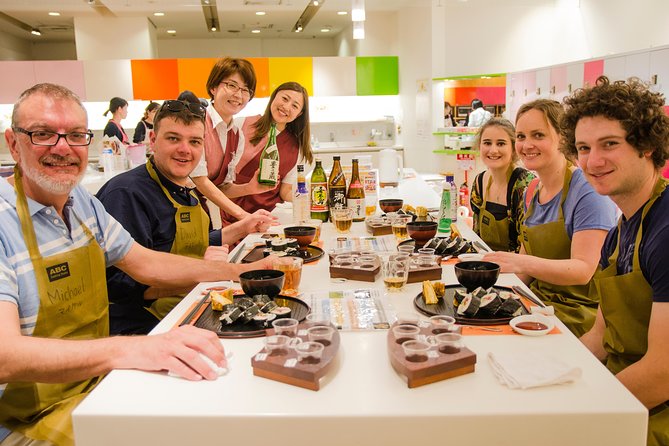 Tokyo Tsukiji Fish Market Tour and Sushi Making Lesson - Finding the real Tsukiji in the outer market