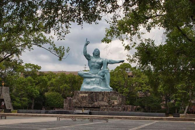 Tour Nagasaki or Fukuoka in Privacy and Comfort. - Lunch, snacks, sake, and the value of comfort