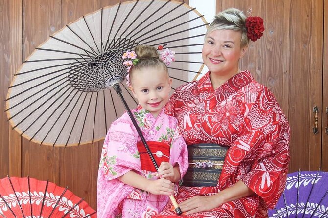 Traditional Japanese Costumes "Kimono", "Yukata", "Ryuso", "Photograph Course "Hair Set & Lipstick & Kimono & Photography" - Inside the separate photo room