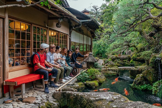 Treasures of Kyoto: Geishas & Traditions Private Tour - Yasaka Shrine, Shijo Dori, and Nene-no-Michi