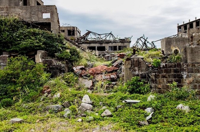 Visit Gunkanjima Island (Battleship Island) in Nagasaki - Walking on the restricted island