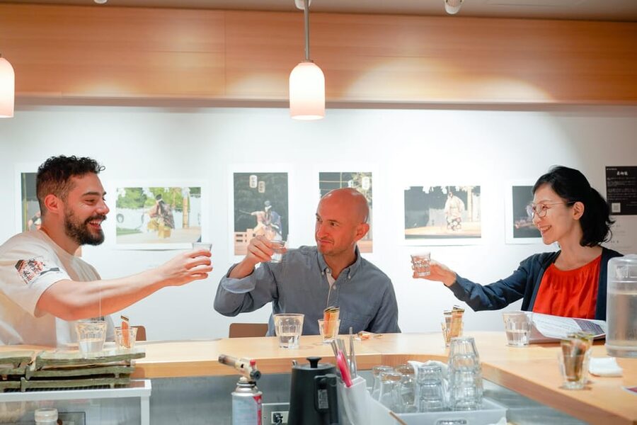 Wagyu Beef & Sake Pairing Foodie Tour in Tokyo - The guide makes the small group worthwhile