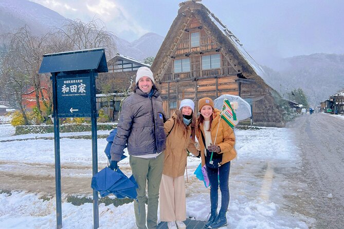 World Heritage Shirakawa-go and Experience Tours from Kanazawa - Ogimachi Castle Old Site Observatory